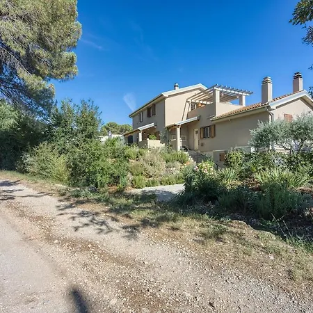 Fjaka Διαμέρισμα *