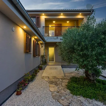 Διαμέρισμα Fjaka *